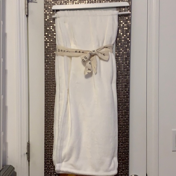 Rae Dunn plush throw - Picture 5 of 5